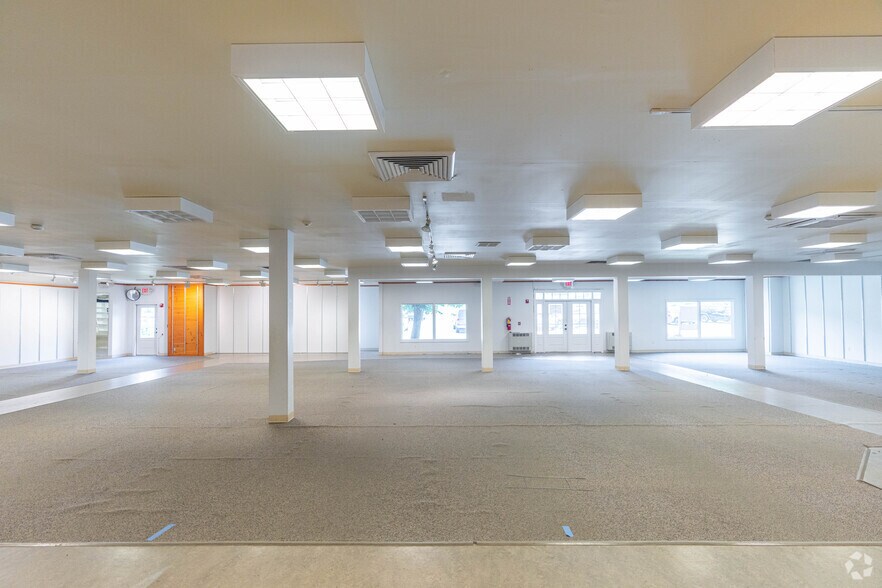 More Photos Of 75 State Route 15, Lafayette Unknown For Lease