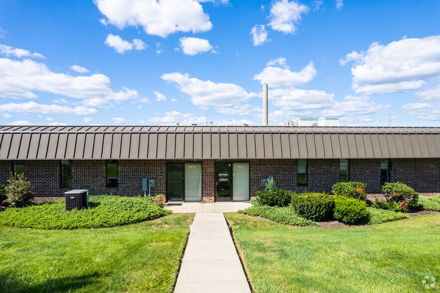 More Photos Of 960 Brook Rd, Conshohocken Light Distribution For Lease