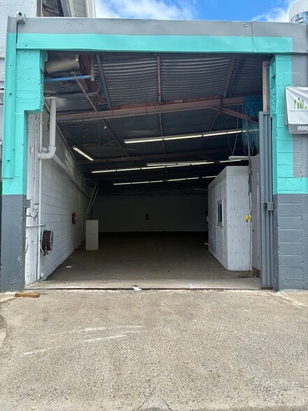 More Photos Of 1127 Hopaka St, Honolulu Service For Lease