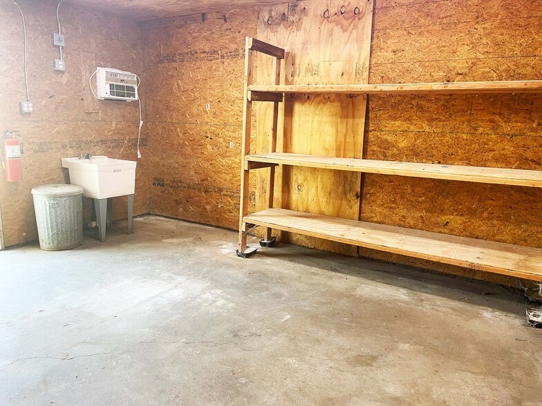 More Photos Of 635 A Rd, LaBelle Industrial For Lease