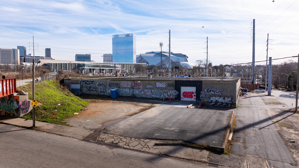 More Photos Of 523 Joseph E Boone Blvd, Atlanta Warehouse For Sale
