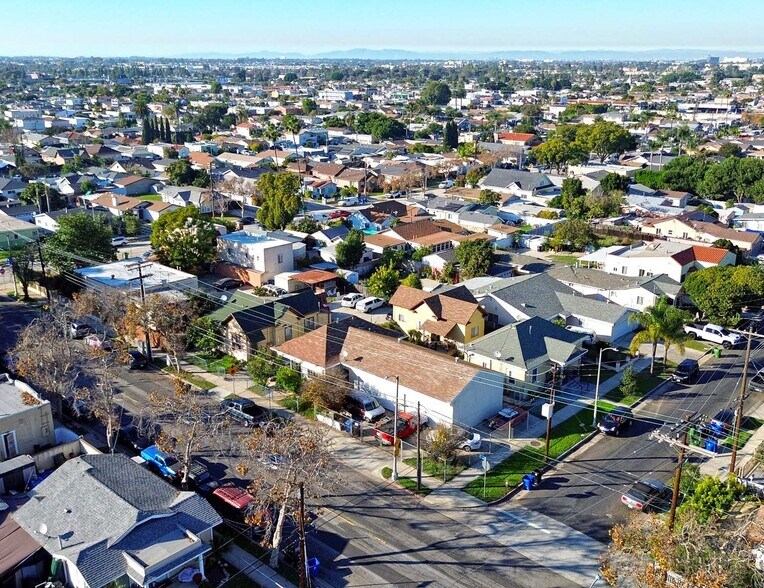 More Photos Of 703 W L St, Wilmington Apartments For Sale