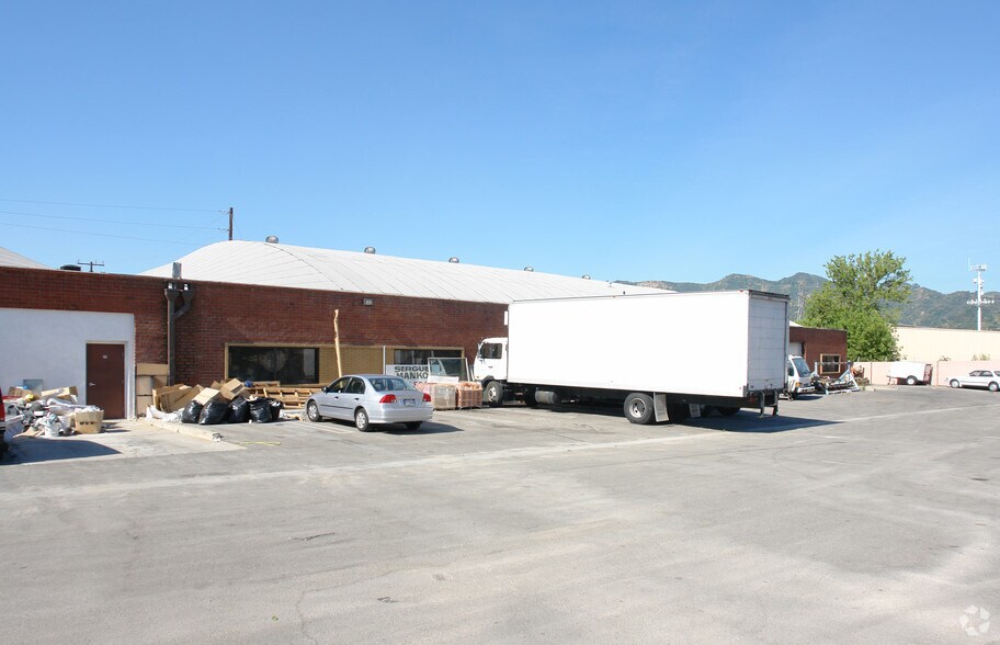 Primary Photo Of 4528 Brazil St, Los Angeles Warehouse For Lease