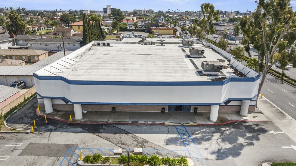 More Photos Of 7859 Firestone Blvd, Downey Drugstore For Lease
