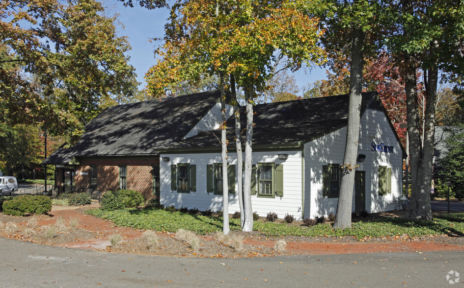 Primary Photo Of 1186 Jamestown Rd, Williamsburg Bank For Lease