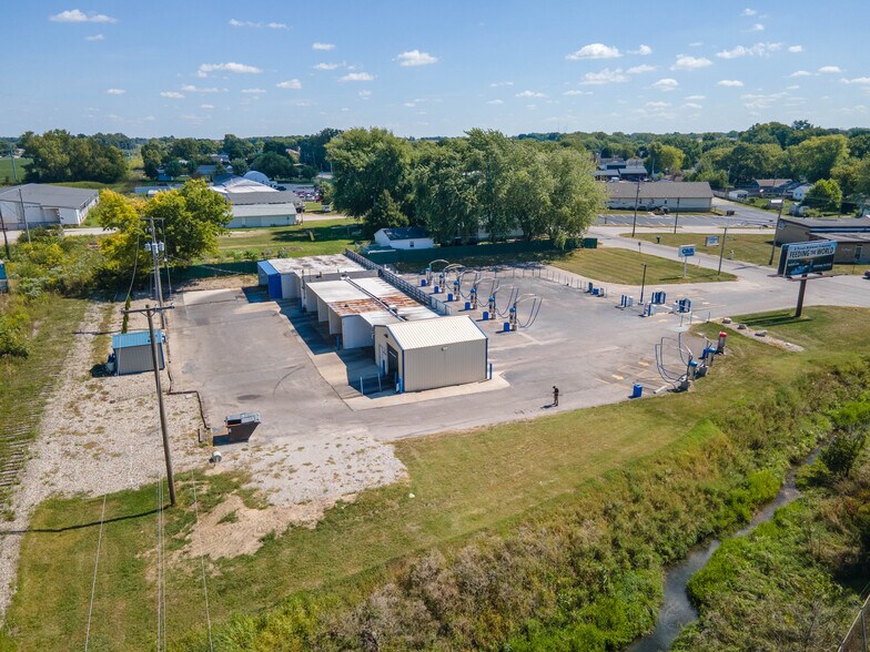 More Photos Of 1600 Washington Ave, Frankfort Specialty For Sale