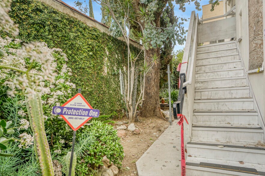 More Photos Of 728 S Genesee Ave, Los Angeles Apartments For Sale