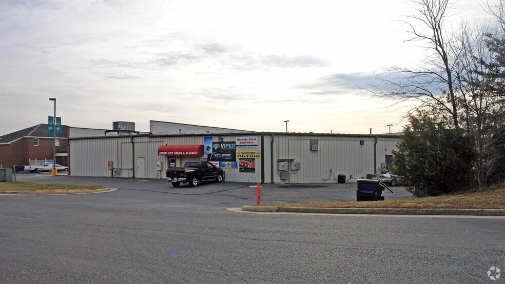 More Photos Of 960-980 Bragg Rd, Fredericksburg Storefront For Lease