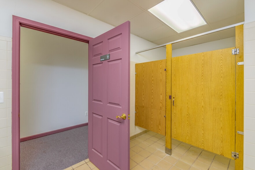 More Photos Of 107 S Main St, Almont Restaurant For Lease