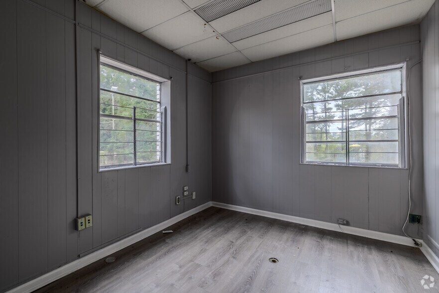 More Photos Of 2192 Campbellton Rd, Atlanta Unknown For Sale