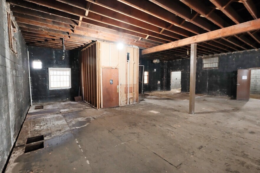 More Photos Of 1238 E Saint Georges Ave, Linden Freestanding For Sale