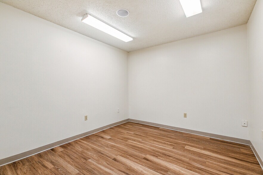 More Photos Of 8656 Highway 23, Belle Chasse Office For Sale
