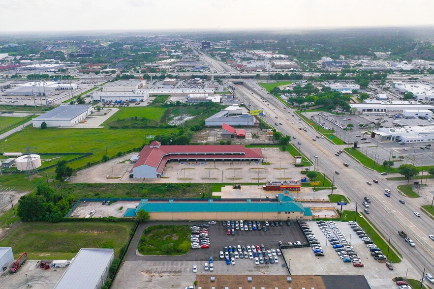 More Photos Of 324 Fm-1960 Rd, Houston General Retail For Sale