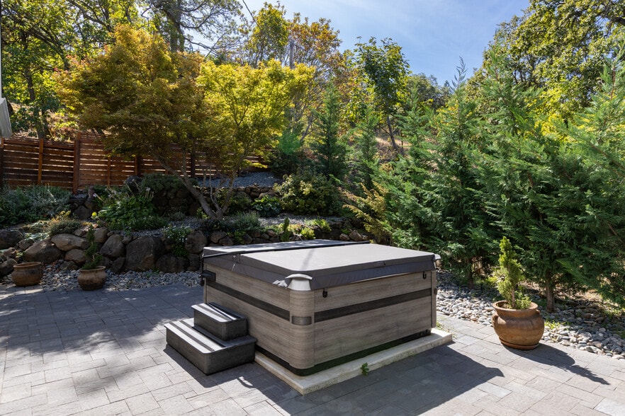 More Photos Of 407 Huskey Rd, Mosier Specialty For Sale