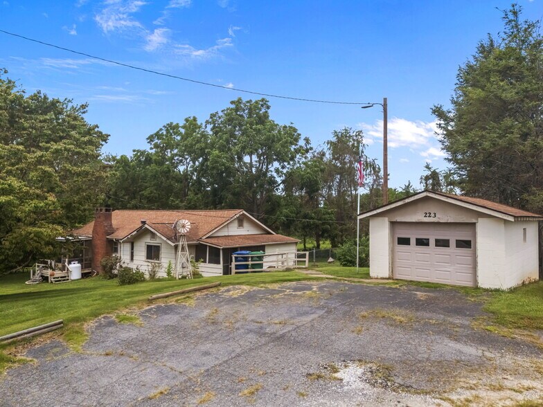More Photos Of 223 Odonald Rd, Asheville Trailer Camper Park For Sale