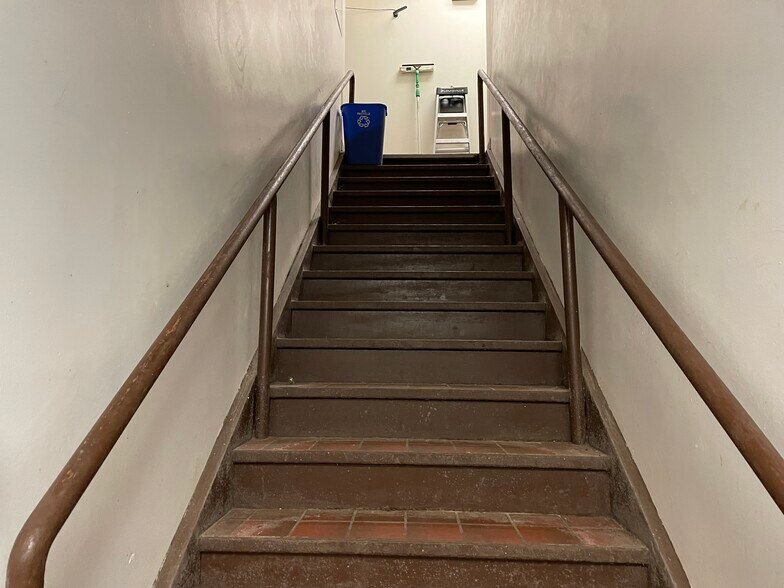 More Photos Of 441 N Lake St, Madison Storefront Retail Office For Sale