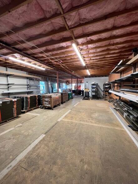 More Photos Of 185 Discovery Dr, Colmar Warehouse For Lease