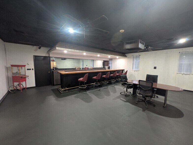 More Photos Of 13137 Wornall Rd, Kansas City Office For Sale