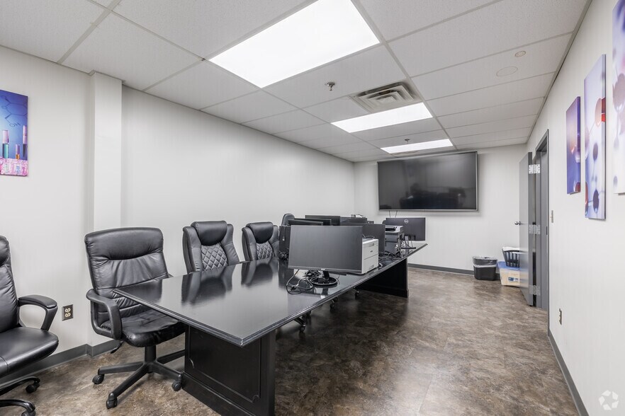 More Photos Of 2277 Thunderstick Dr, Lexington Medical For Lease