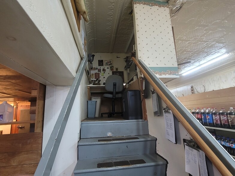 More Photos Of 153 Main St, Bowlus Convenience Store For Sale