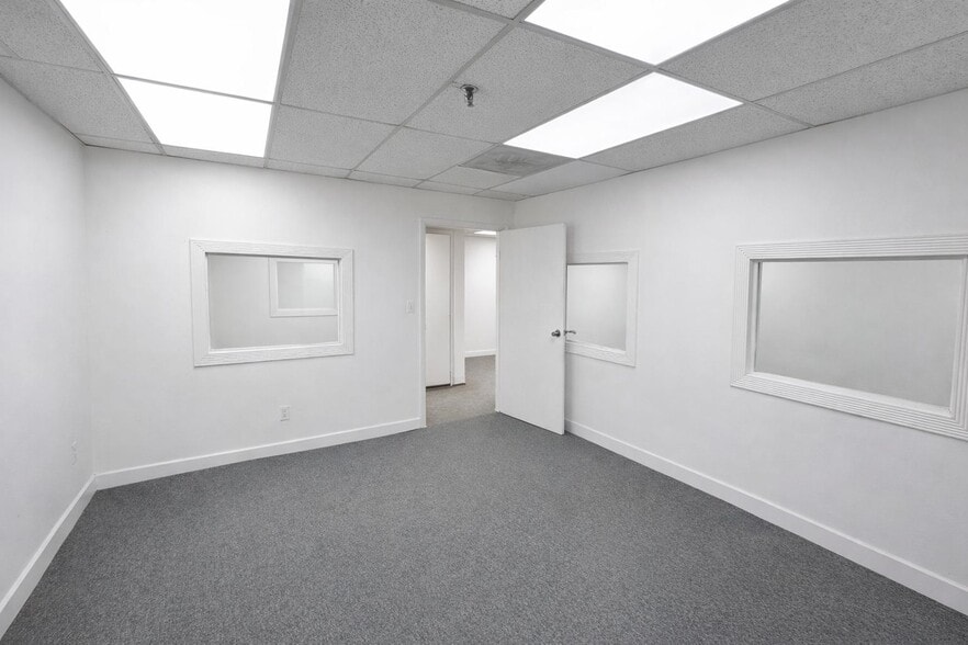 More Photos Of 2250 Urbanowitz Ave, Linden Industrial For Lease