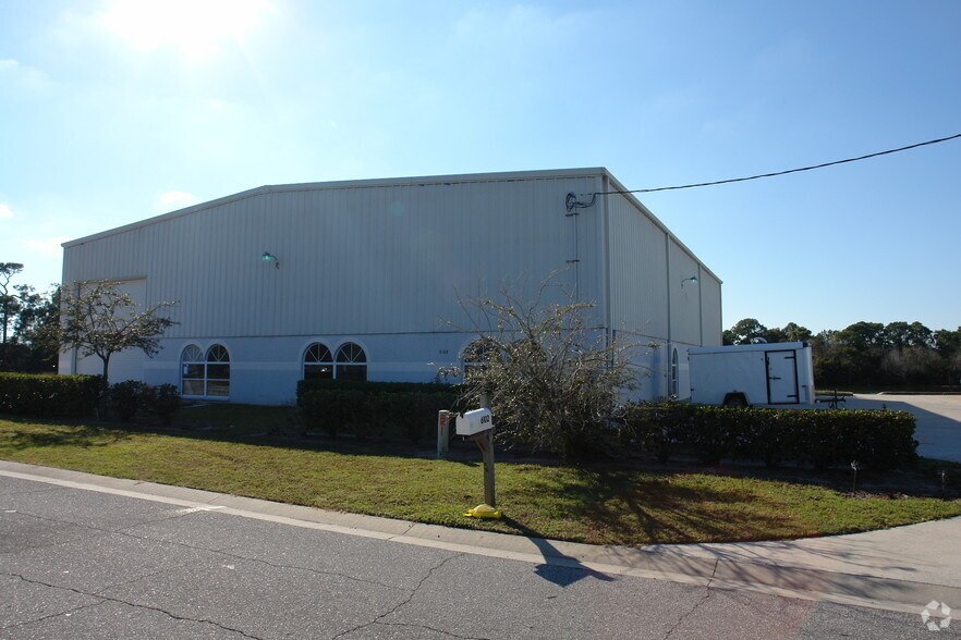 More Photos Of 6102 24th St E, Bradenton Warehouse For Lease