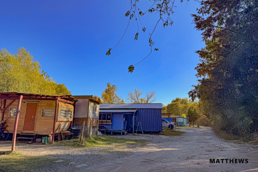 More Photos Of 1314 Shelbyville St, Center Manufactured Housing Mobile Home Park For Sale
