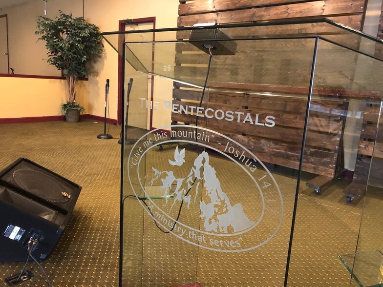 More Photos Of 6250 Memorial Dr, Stone Mountain Religious Facility For Lease