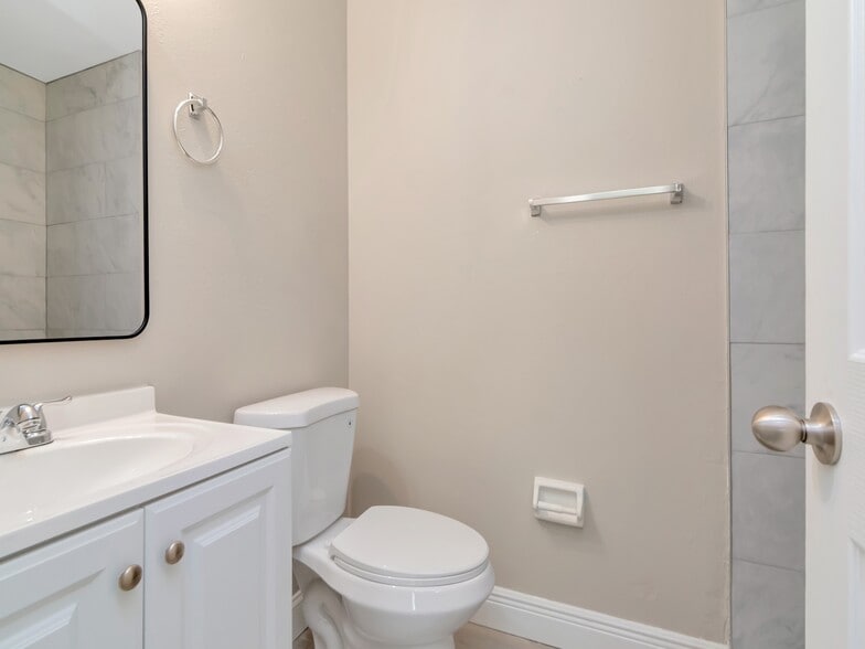 More Photos Of , Bradenton Multifamily For Sale