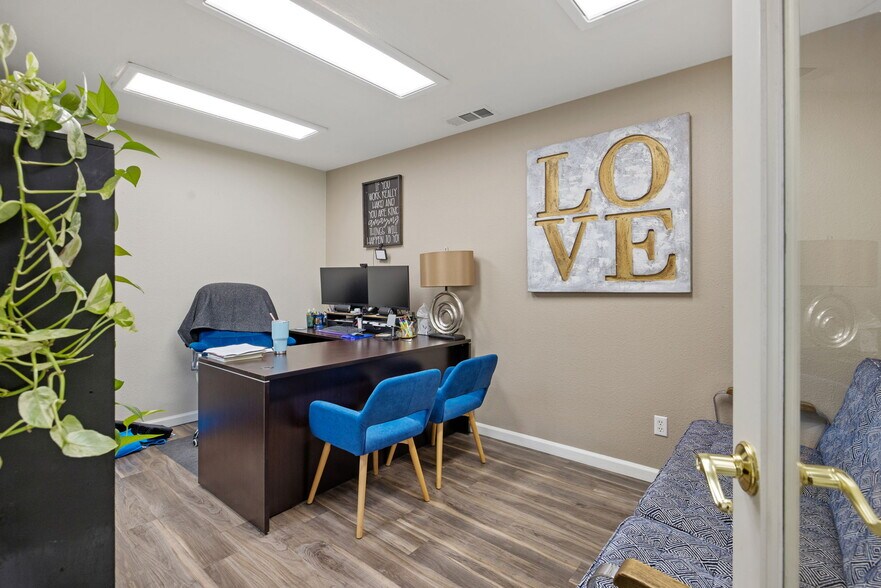 More Photos Of 610 W Main St, Visalia Office For Lease