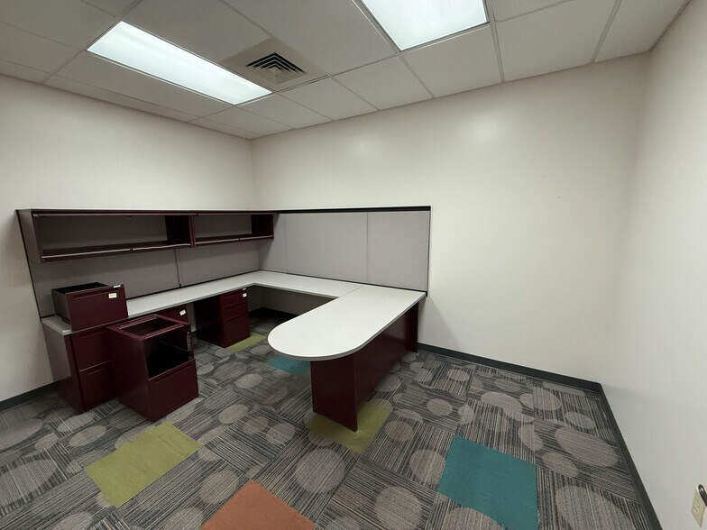 More Photos Of 6451 North W St, Pensacola Office For Lease