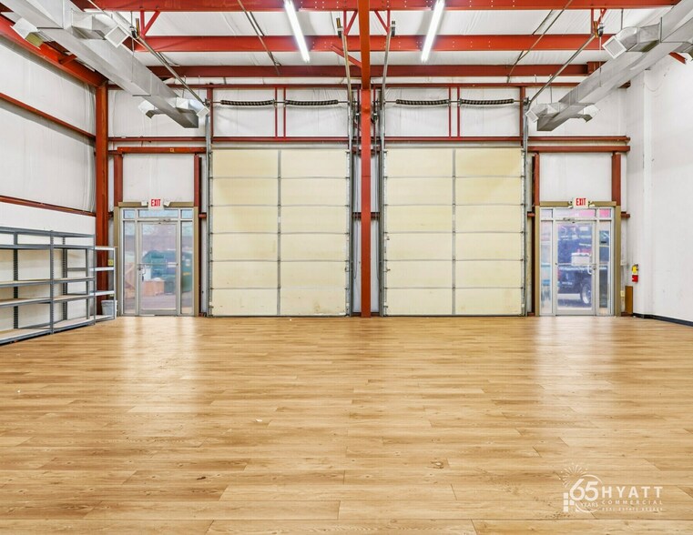 More Photos Of 43935 Commerce Ave, Hollywood Light Manufacturing For Lease