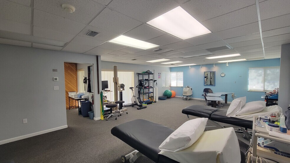 More Photos Of 2831 Ringling Blvd, Sarasota Medical For Sale