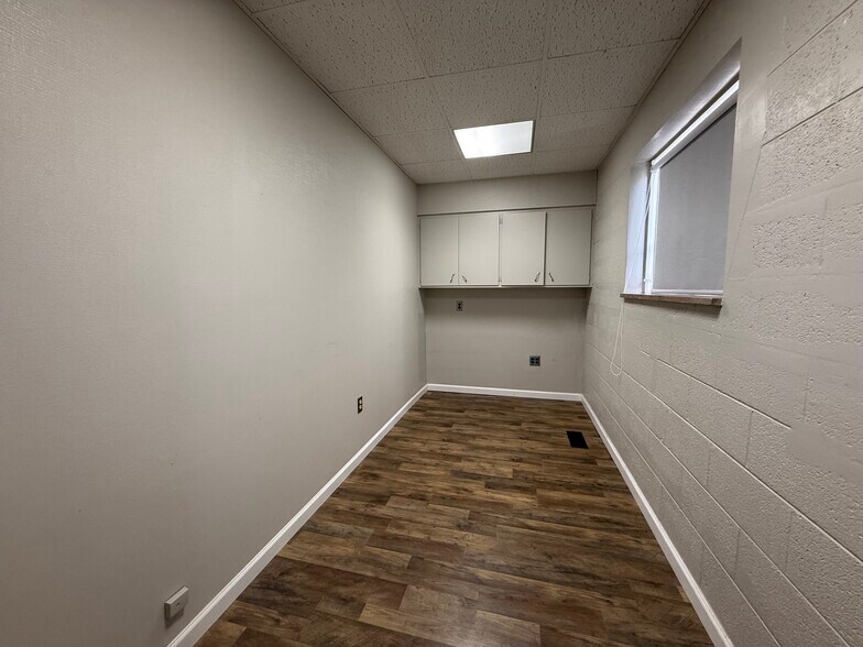 More Photos Of 750-758 S Monroe St, Monroe Office For Sale