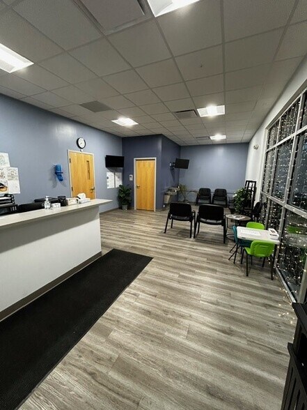 More Photos Of 1362 W Central Ave, Delaware Healthcare For Sale