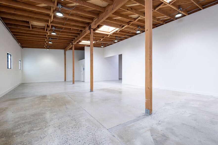 More Photos Of 5131-5137 W Jefferson Blvd, Los Angeles Warehouse For Lease