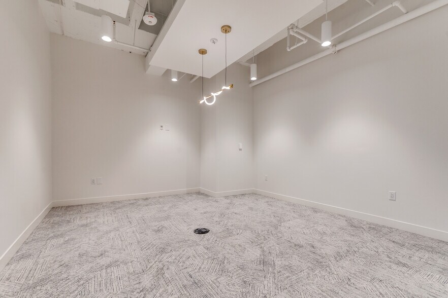 More Photos Of 2626 Cole Ave, Dallas Office Residential For Lease