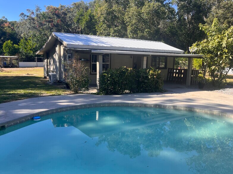 More Photos Of 230 S Center St, Pierson Apartments For Sale