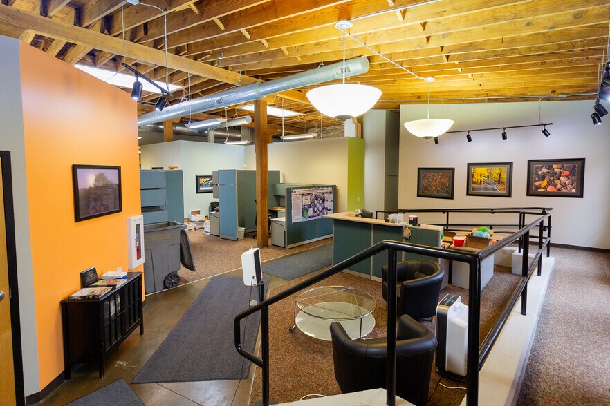 More Photos Of 1213 Center St, Lansing Medical For Sale