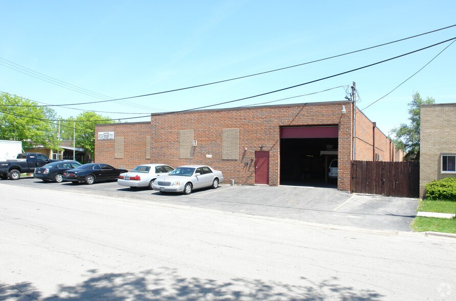 More Photos Of 3078-3080 W Soffel Ave, Melrose Park Distribution For Lease