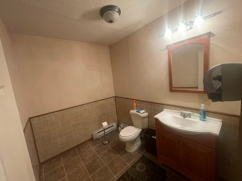 More Photos Of 5559 William Penn Hwy, Alexandria Warehouse For Sale