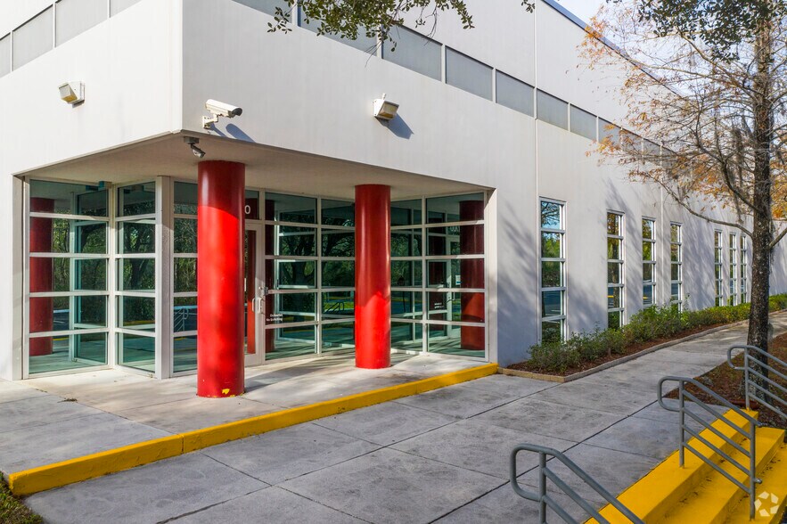 More Photos Of 13750 Reptron Blvd, Tampa Manufacturing For Lease