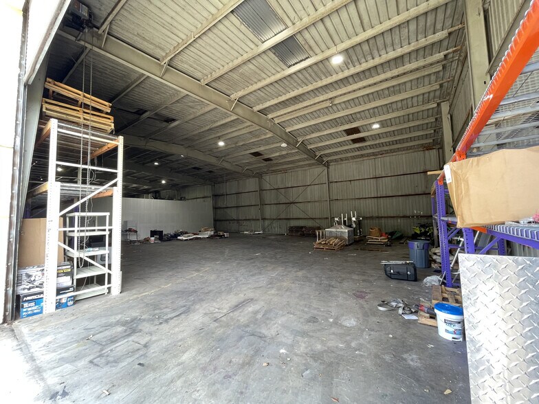 More Photos Of 1000 Lake Ida Rd, Delray Beach Warehouse For Lease