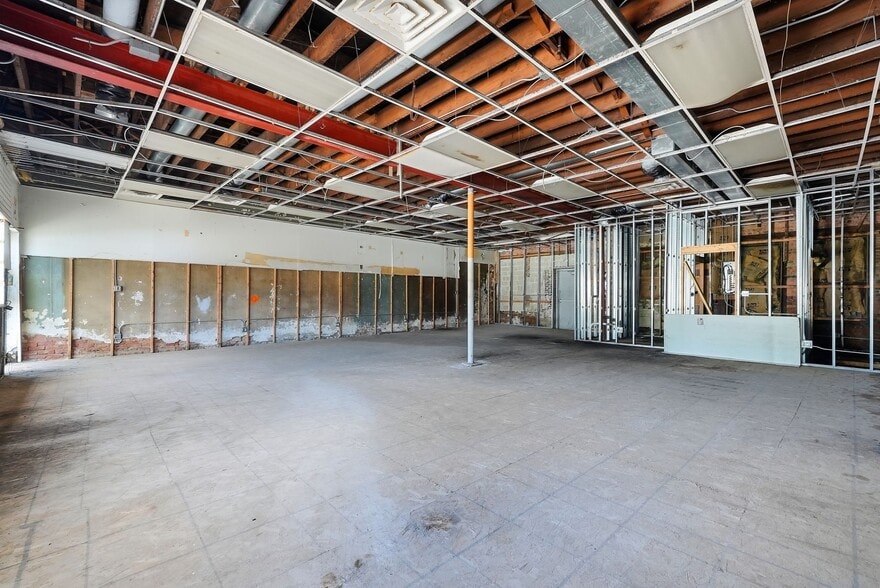 More Photos Of 7100 Morgan St, Chicago Storefront For Sale