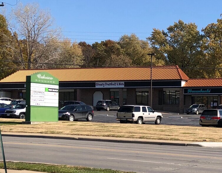 More Photos Of 6289 N Oak Tfwy, Gladstone Unknown For Lease