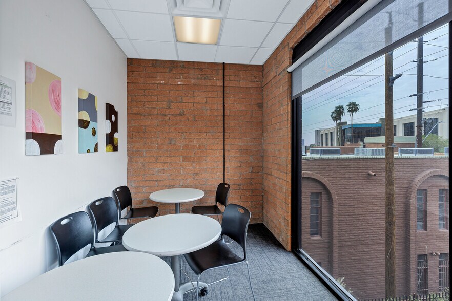 More Photos Of 2727 N 3rd St, Phoenix Office For Sale