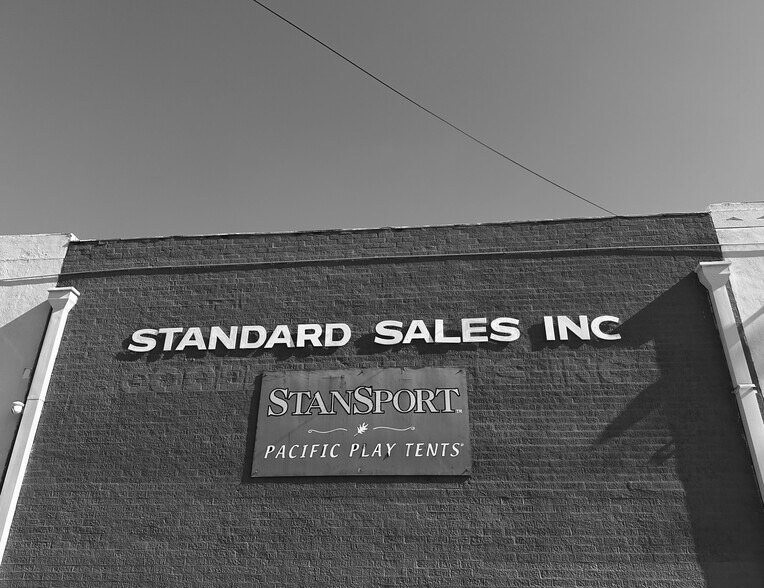 More Photos Of 2801 E 12th St, Los Angeles Warehouse For Lease