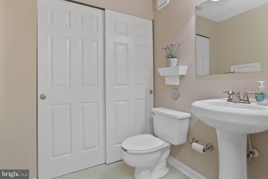 More Photos Of 5018 Dorsey Hall Dr, Ellicott City Office For Sale