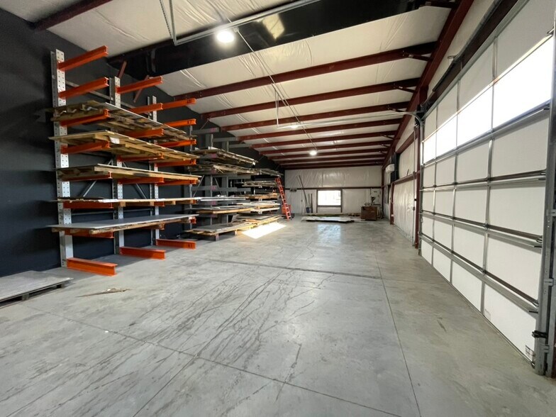 More Photos Of 1700 Commerce Dr, Tonganoxie Warehouse For Sale