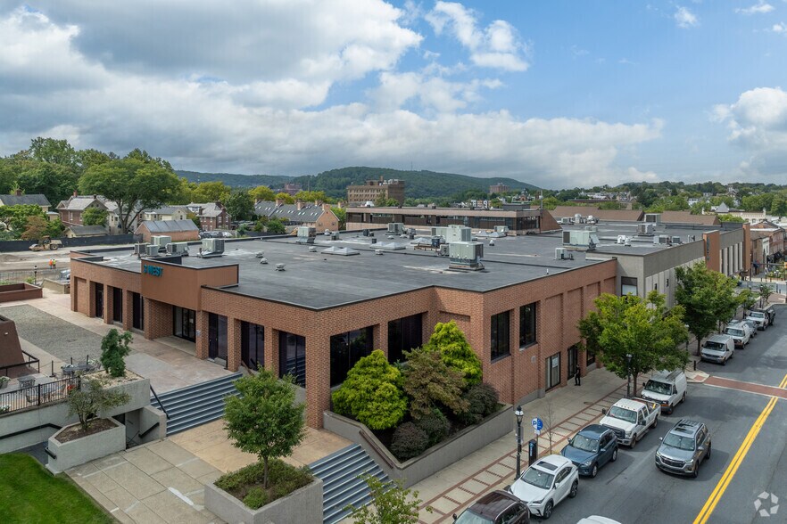 More Photos Of 3 W Broad St, Bethlehem Office For Lease